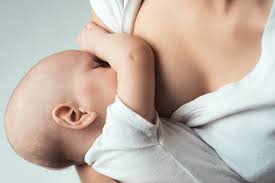 Pediatra fala da importância do leite materno e estimula a doação