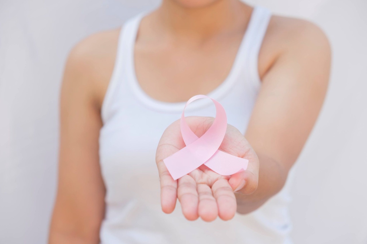 “O toque não substitui a mamografia”, alerta mastologista sobre prevenção ao câncer de mama