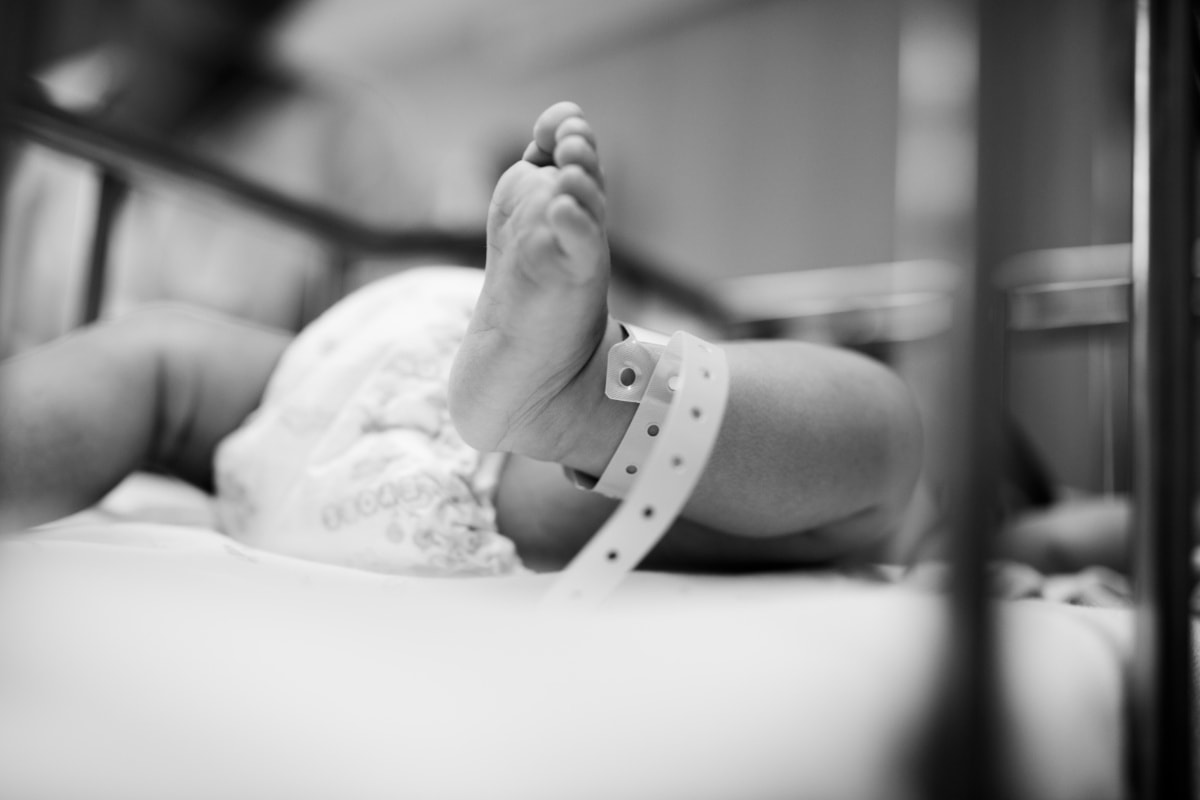 Em meio à pandemia, videochamadas unem pais e bebês em UTI Neonatal da Femina